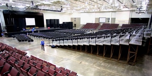 06) Exhibit Hall - Concert Seating