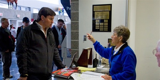 10) Information Desk - Lobby