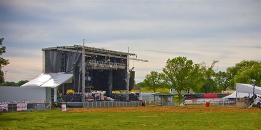 04) Willow Island - Stage Set-up